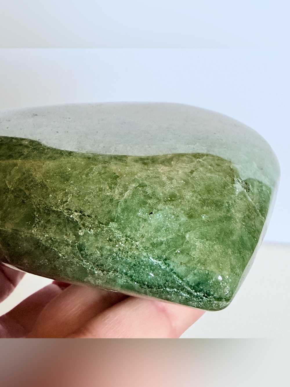 Stunning Green Strawberry Quartz Heart Polished Crystal Paperweight 1.2lb 4.5” - Picture 6 of 14